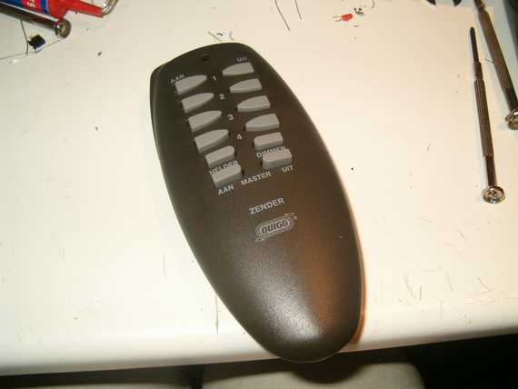 http://meuk.spritesserver.nl/projects/kaku-lirc/tmb-hpim3119.jpg